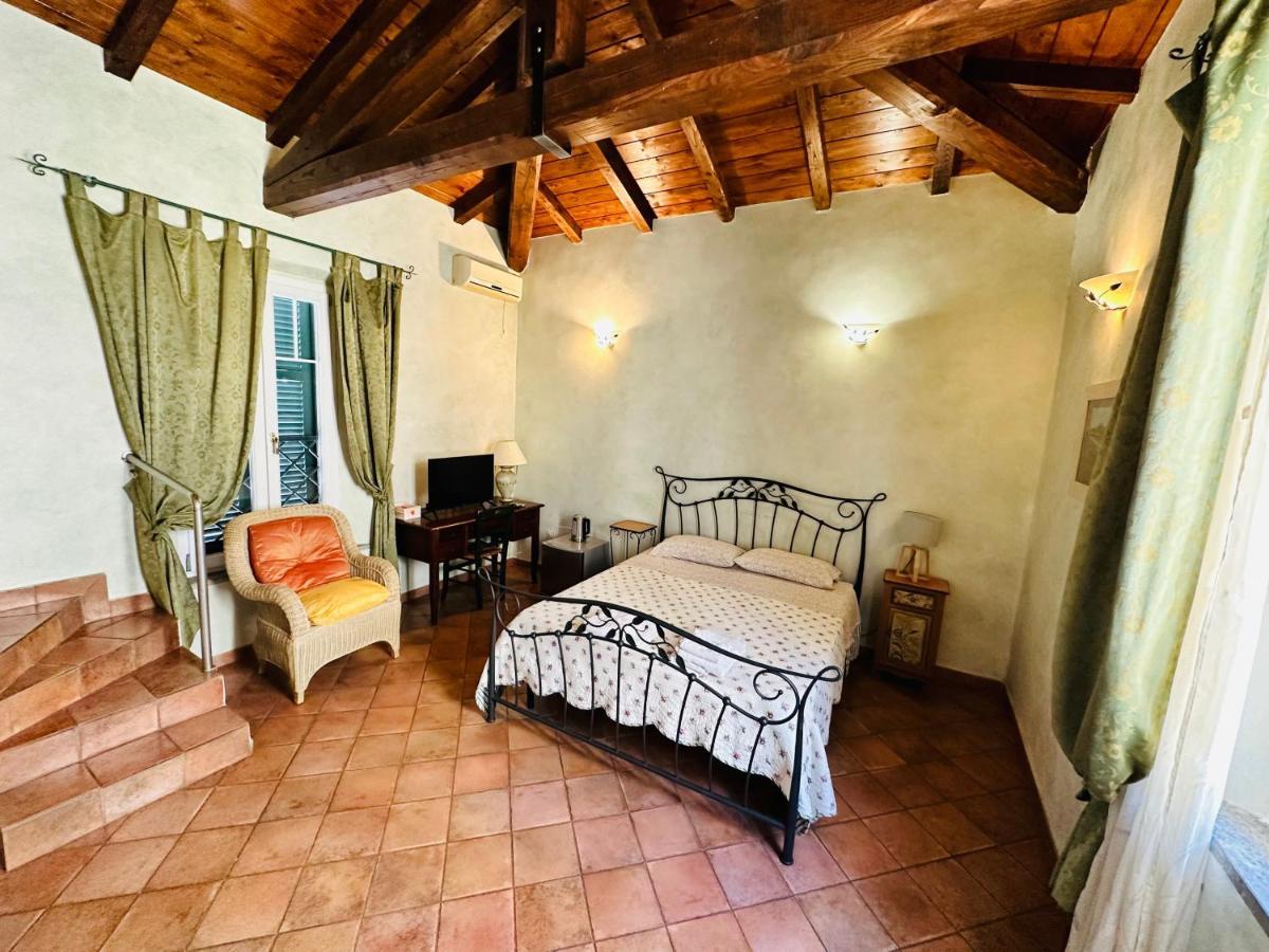 Relax Clementina Apartment Fiumicino Bagian luar foto
