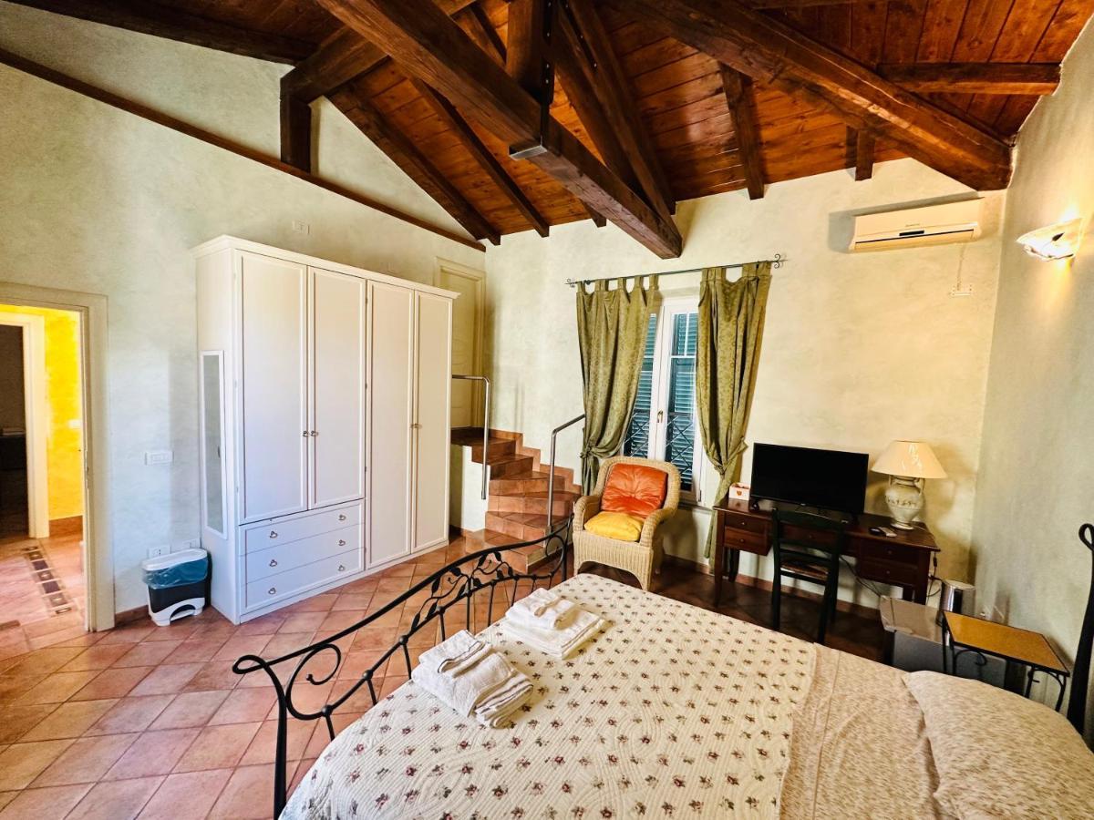 Relax Clementina Apartment Fiumicino Bagian luar foto