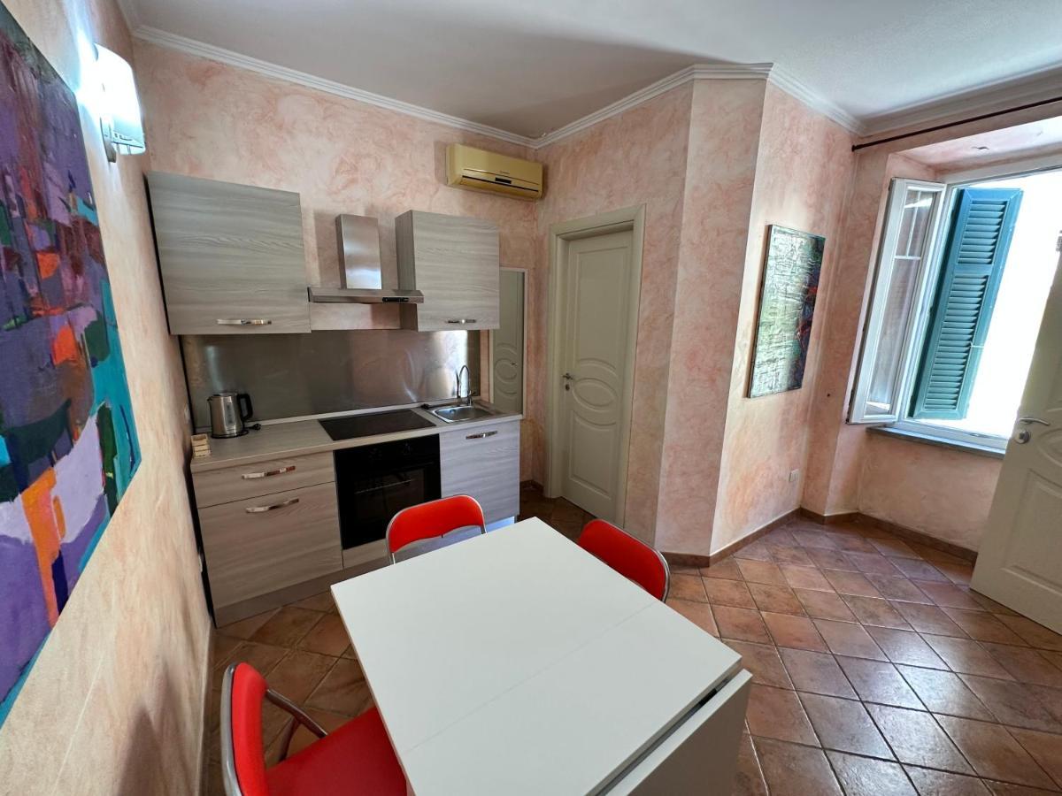 Relax Clementina Apartment Fiumicino Bagian luar foto