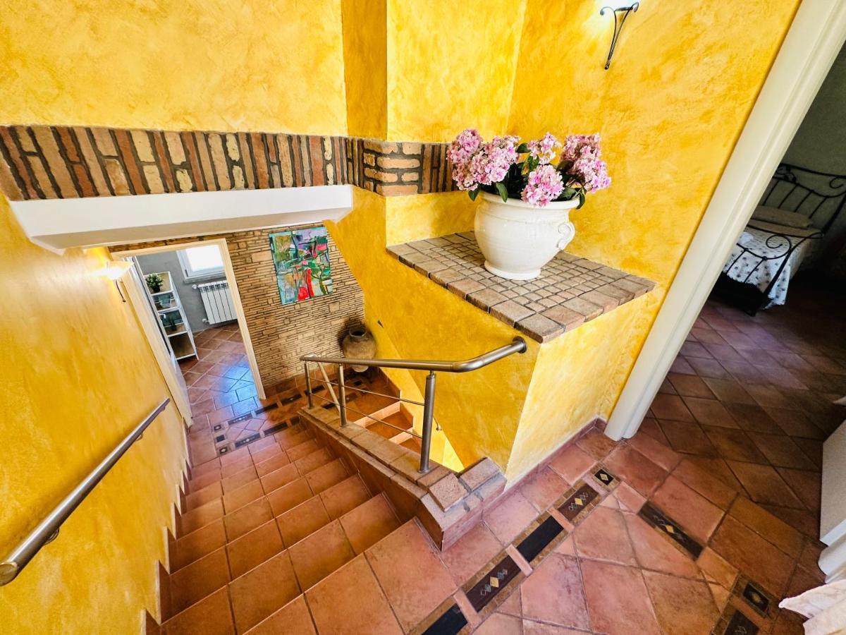Relax Clementina Apartment Fiumicino Bagian luar foto