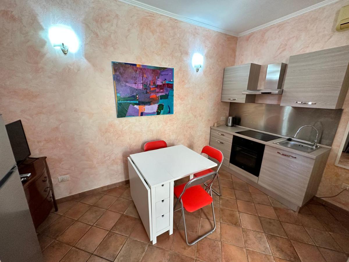 Relax Clementina Apartment Fiumicino Bagian luar foto
