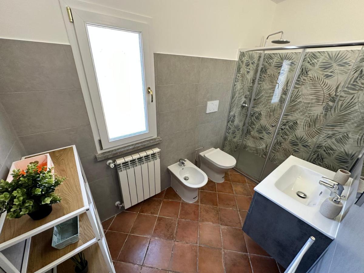 Relax Clementina Apartment Fiumicino Bagian luar foto