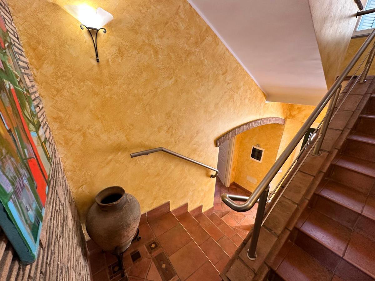 Relax Clementina Apartment Fiumicino Bagian luar foto